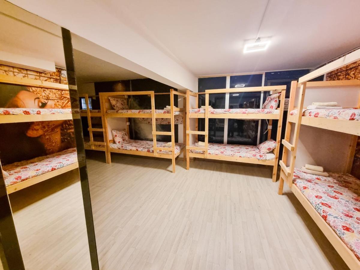 Unique City Hostel 100 Meters From Beach Larnaca Dış mekan fotoğraf